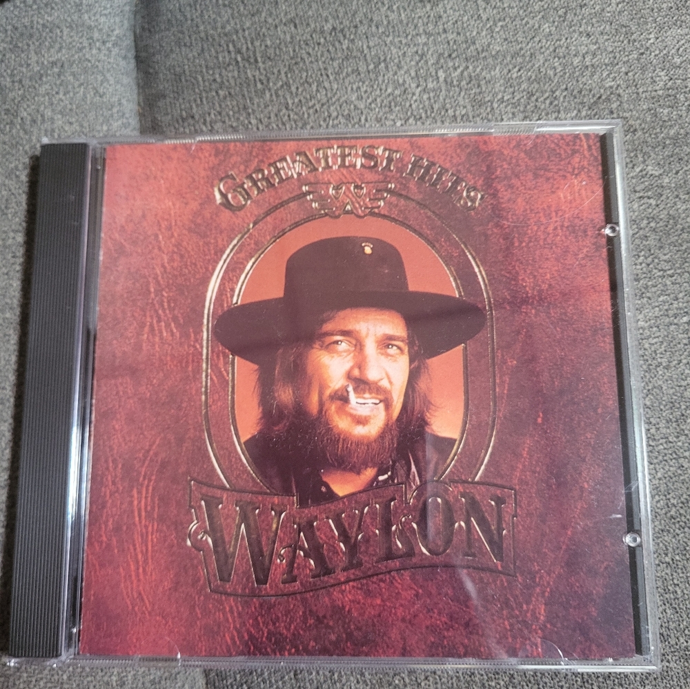 Waylon Jennings Greatest Hits 1988 1979 CDScratches on cd only